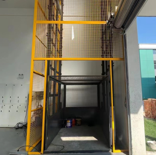 梅州导轨式升降机助力物流园破解运输难题